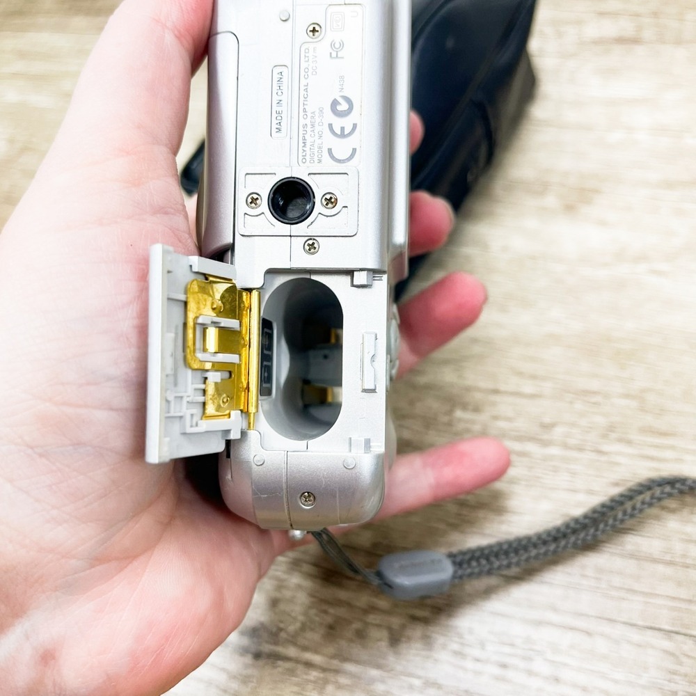OLYMPUS CAMEDIA D-390 .2mp CCD SENSOR DIGITAL CAMERA .TESTED AND WORKING. - Picture 9 of 16